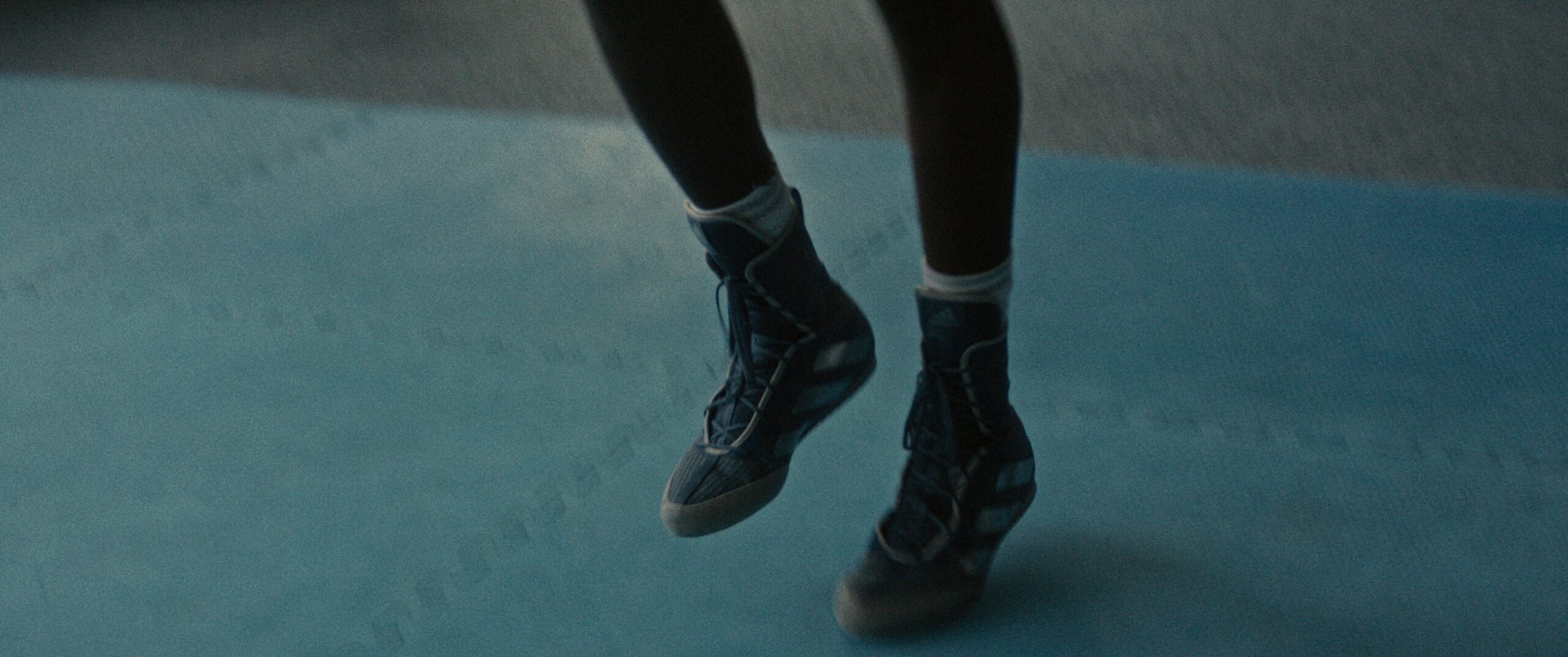 Floyd-Mayweather-URUS-skipping-by-Robert-Wunsch Athlete skipping.