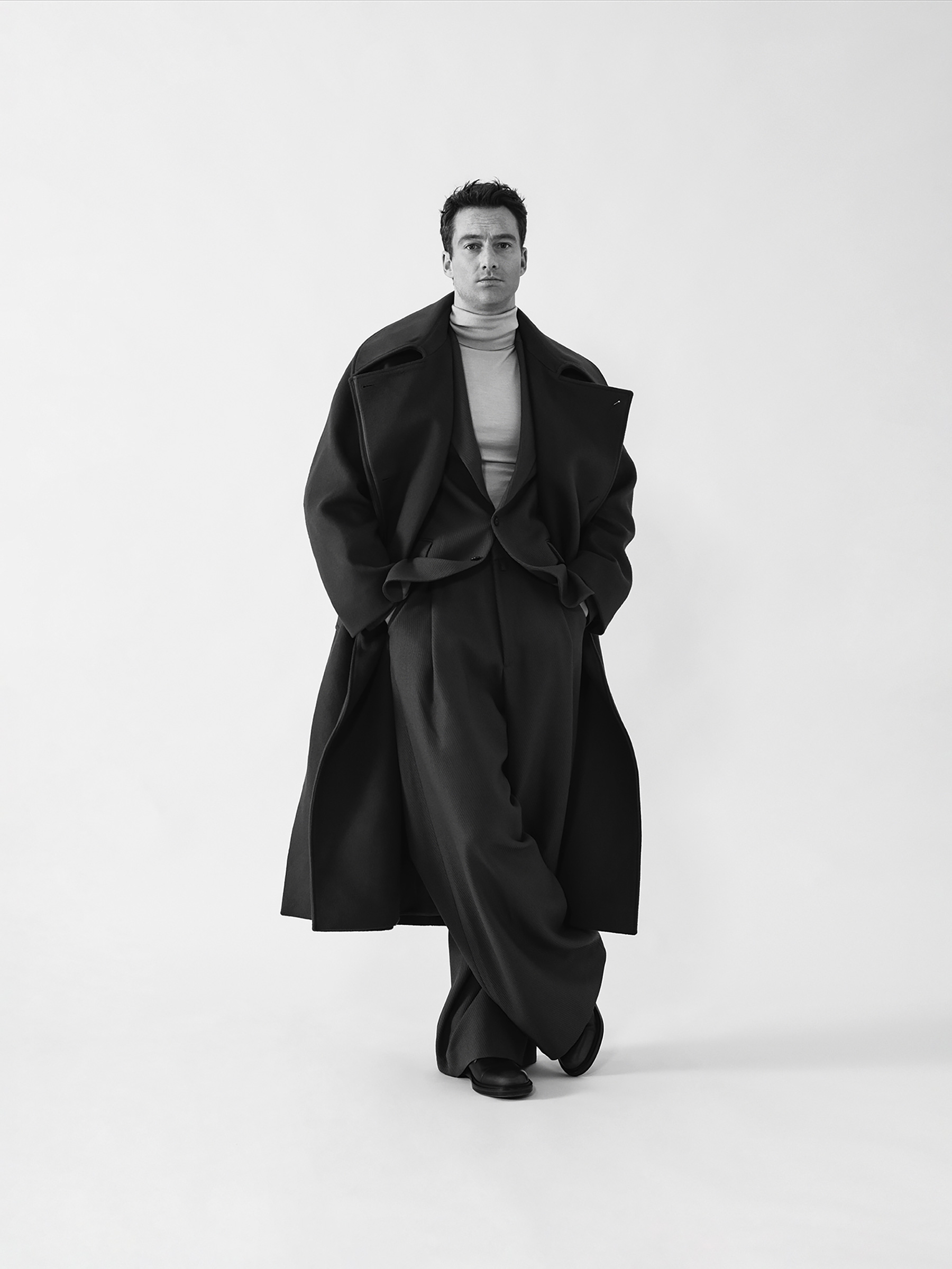 Alexander Fehling by Robert Wunsch 07 2019 Alexander Fehling by Robert Wunsch full body
