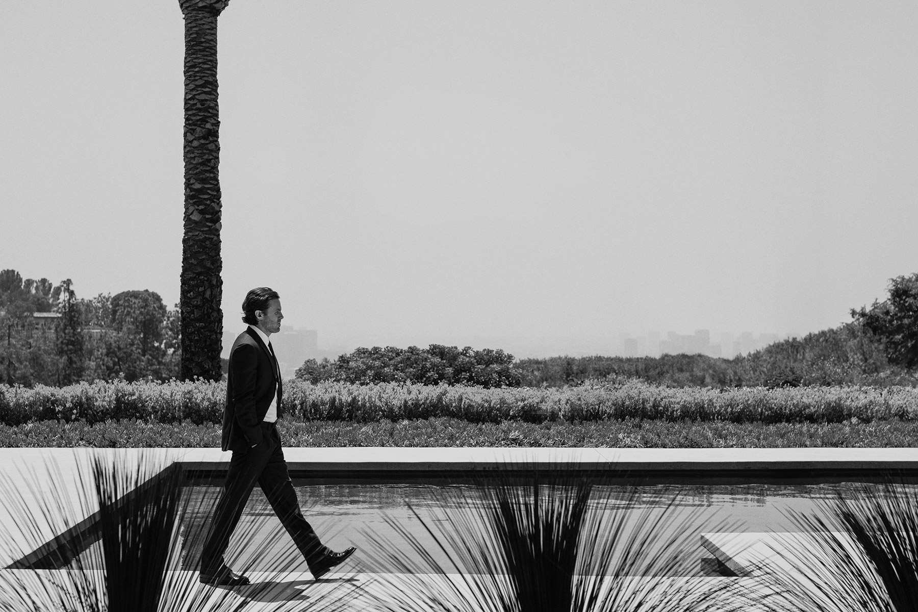 Casey_Affleck_for_GQ_by_Robert_Wunsch_walking