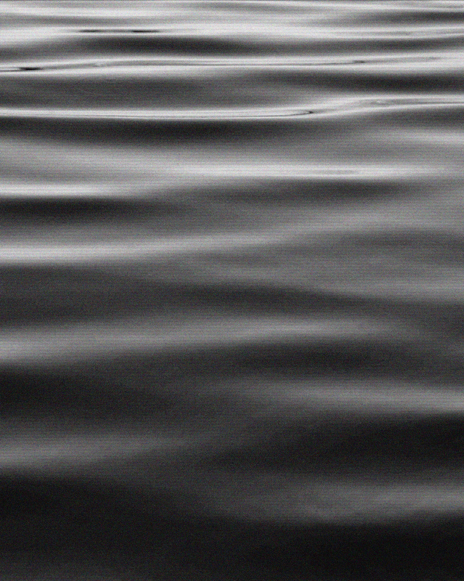 Robert-Wunsch-portfolio-range-rover-MFPA-campaign-water water reflection in black and white